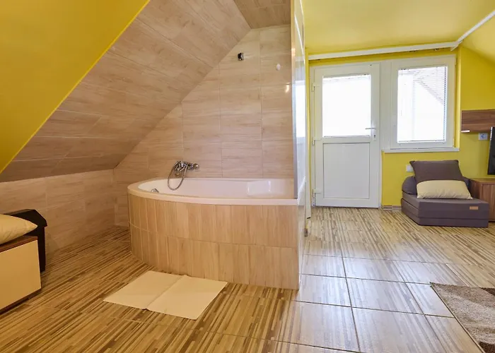 Tarsoly Kertes Nyaralo Ferienhaus Hajdúszoboszló