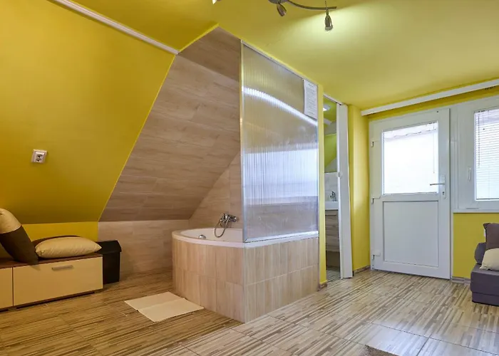 Tarsoly Kertes Nyaralo Ferienhaus Hajdúszoboszló